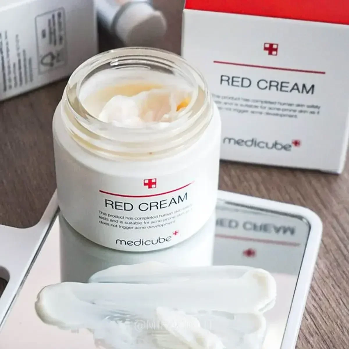 Medicube Red Erasing Cream
